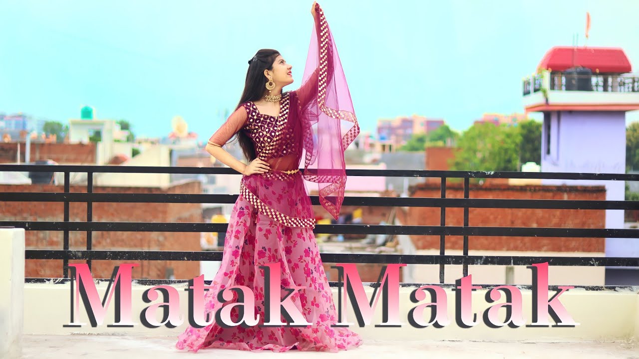 Matak Matak Song Dance | #SapnaChoudhary, #khesarilalyadav | New Haryanvi Songs 2022 | Spinxo Khushi