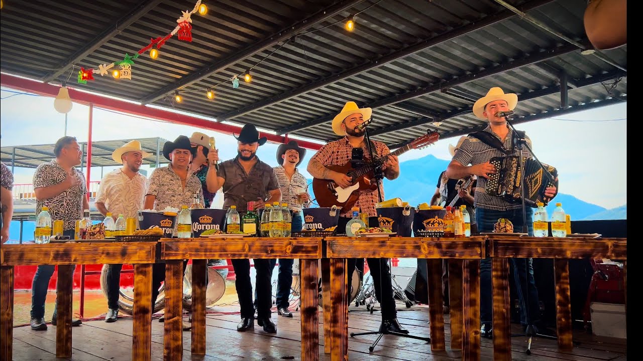 Popurrí Boleros - Los Mora & Los de Nuevo León - Desde La Presa Con Los Amigos