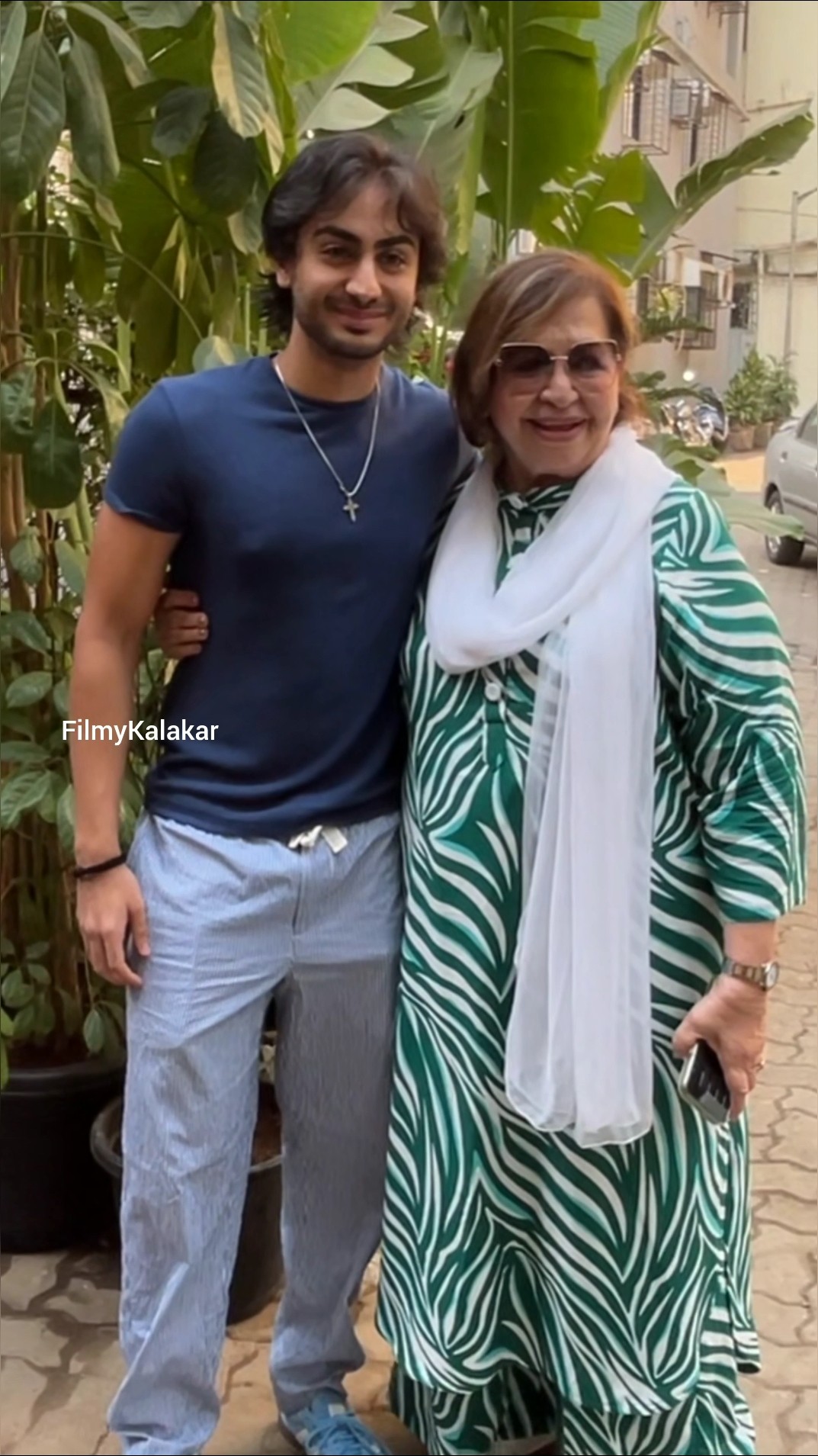 #arhaankhan accompanying his beautiful daadi and actress #helen ji ❤️ #filmykalakar
