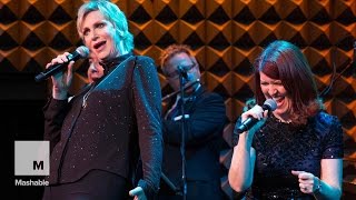 Jane Lynch Raps Nicki Minaj's 'Anaconda'