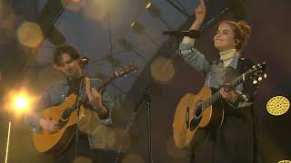 Milo Meskens Emmy Darc Brengen Passend Eerbetoon Aan Bea Van Der Maat En Sinéad Oconnor