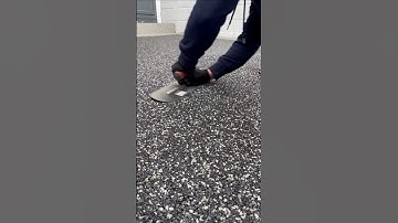 How to compact and get a smooth flawless finish on the Resin Bound Paving.#resin #howto #resinbound