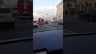 Перевернулась машина в центре Москвы ДТП Скорая,Пожарные #авария #Москва #дтпнавидеорегистратор