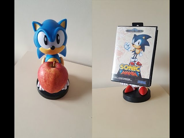 SEGA: Sonic Cable Guys Deluxe Light Up Controller, Headphone and Phone  Stand