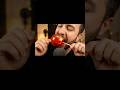 Elma şekeri candy apple yiyen adam #asmr #asmrsounds #satisfying #shorts #şeker #yummy #yemek #tatlı