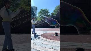 Making giant bubbles in NYC’s Central Park!
