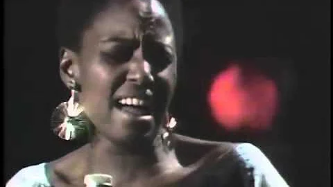 Miriam Makeba - Jolinkomo (Live 1967)