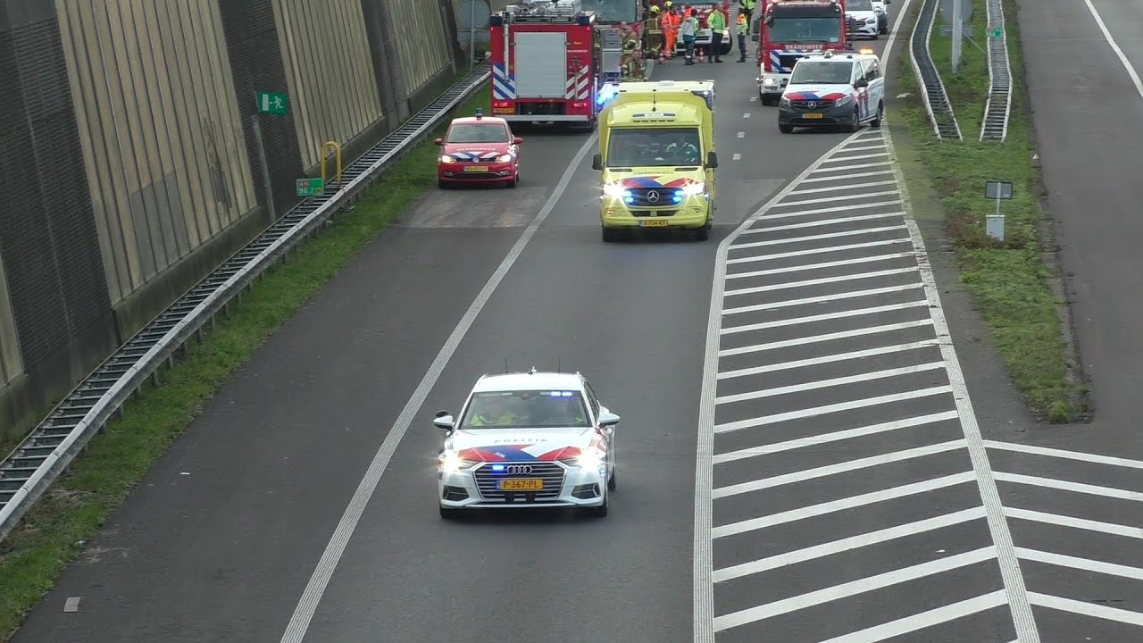(Primeur) Hulpdiensten met spoed naar ernstig ongeval op de A15 bij Gorinchem