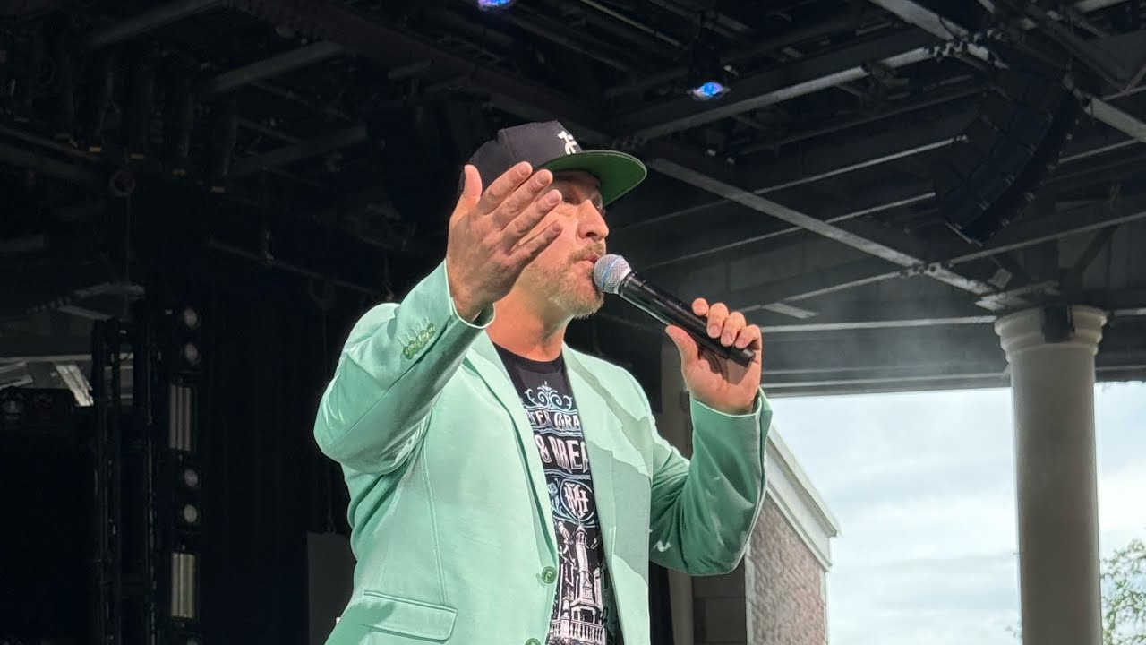 Joey Fatone Sings NSYNC Hits Live | Disney EPCOT Eat to the Beat 2025