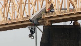 Dramatic video shows semi crash off Clark Memorial Bridge released !