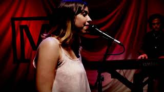 "Eres de mi" Paloma Ledgard y Héctor Acosta.