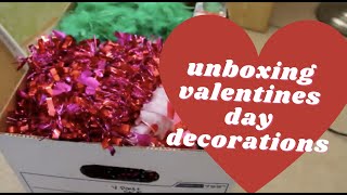 Unboxing American Girl Valentines Day Decor