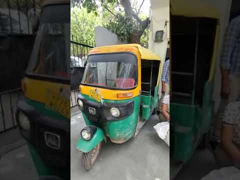 पुलिसकर्मियों ने तीन शराब तस्करों का किया भंडाफोड़, 450 पव्वे अवैध शराब और एक टीएसआर जब्त