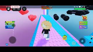 Jugando obby de que prefieres con tiburoncita gamer osea mi amiga 💕❤️‍🩹☺