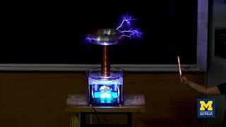 5N20.40 - Giant Tesla Coil