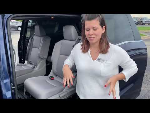 Removing Middle Seat and Demonstration of Magic-Slide in a Honda Odyssey