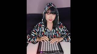 De Yang Gatal Gatal Sa - Ghea Indrawari (Bukan PHO) Launchpad