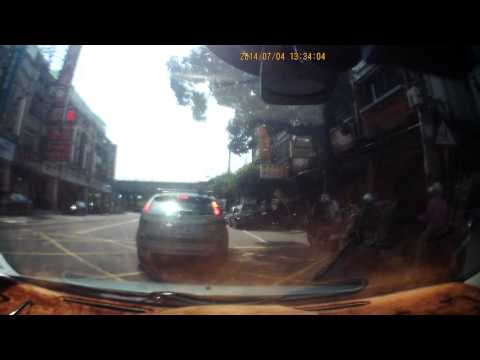 2014/07/04 交通事故 西屯路三段西行，近環中路二段