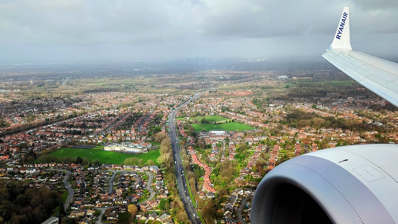 Ryanair Boeing 737 MAX 8-200 ✈ Landing at Manchester Airport