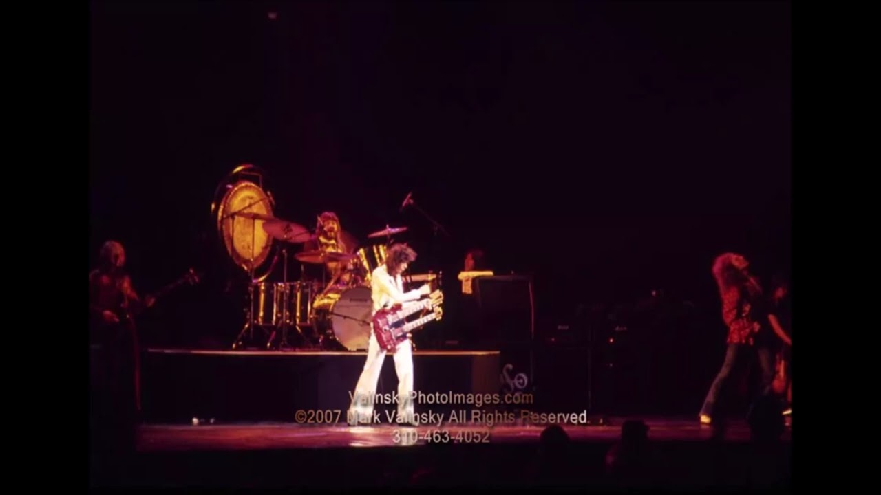 Led Zeppelin - Live in Chicago, IL (April 9th, 1977) - YouTube