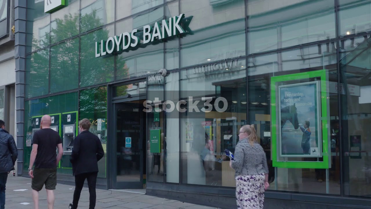 Lloyds Bank On Market Street In Manchester, UK - YouTube