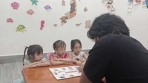 Tiếng Anh Giao Tiếp Phan Thiết: Nancy, Vani and Ivy practice talking about Senses