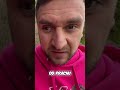 Špinavá hra na schovávanou pod autem!