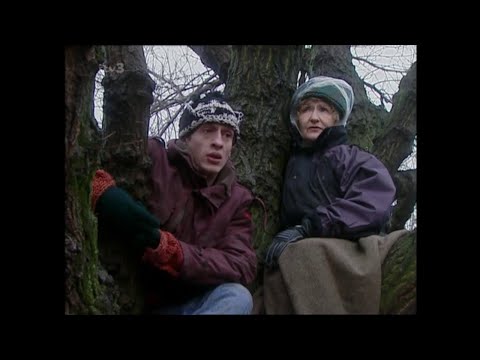 Emily Bishop climbs a tree in Coronation Street (21 and 23 January 1998)