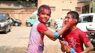 WATCH HOW HOLI CELEBRATES IN MUMBAI.  B. D. D. CHAWL No.34 & 35 , WORLI,  MUMBAI. HOLI 2021.