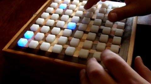 Blue Arduinome (Monome clone) with mlr and Ableton