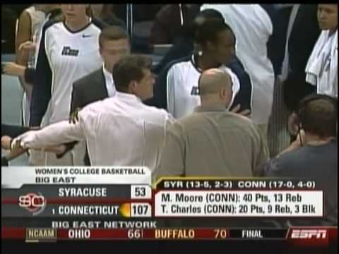 Syracuse "Star" Trips Geno Auriemma