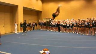 Chica Acrobatica Realiza Un Fantastico Trick