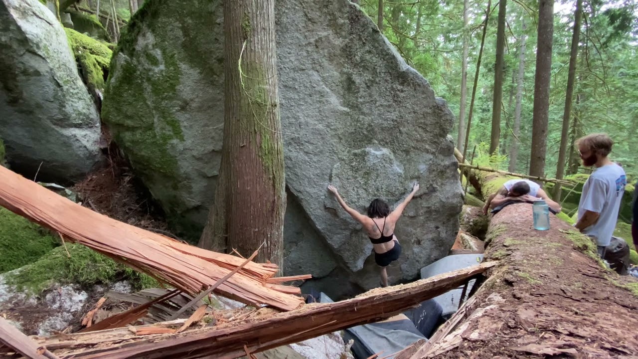 Vertical Reality (v4) Squamish bouldering