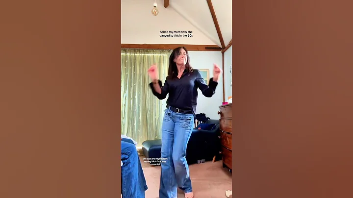 Asked My Mom To Dance Like The 80s💃