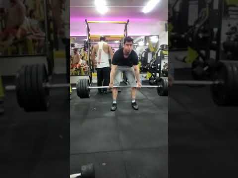 وزنه برداری حمید رحیمی درکشور ایران تعداد وزنه ۲۰۰ کیلو گرم