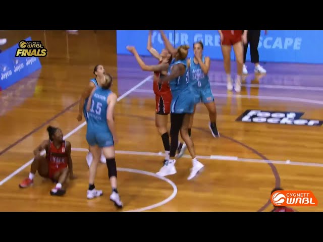 Mercedes Russell Posts 13 points & 13 rebounds vs. Perth Lynx