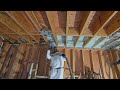 CEILINGS: Spray foam y WALLS: Rockwool comfortbatts