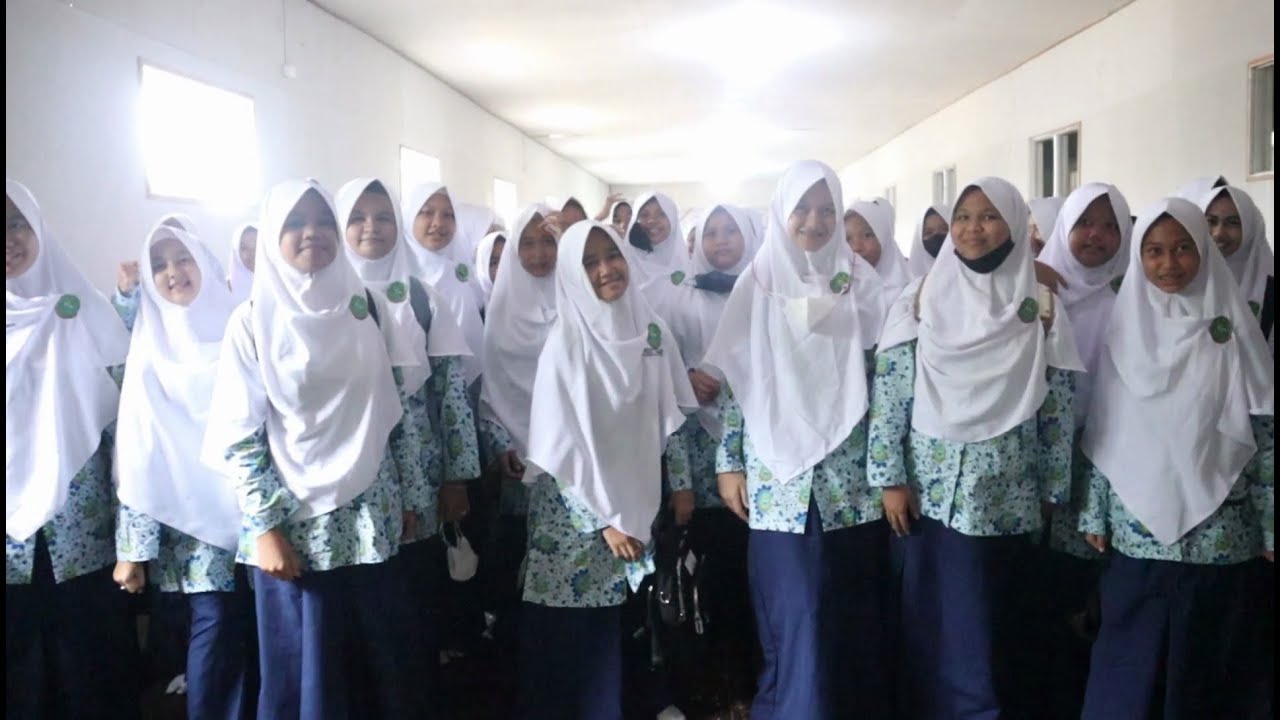 Santriwati Baru Kelas VII SMPI Putri | PonPes IUNS Amuntai