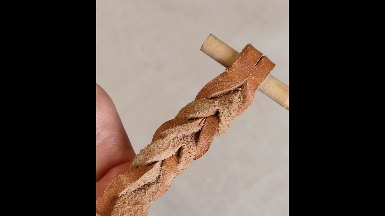 'Bog Body Braid' tutorial making leather braids found on bog bodies