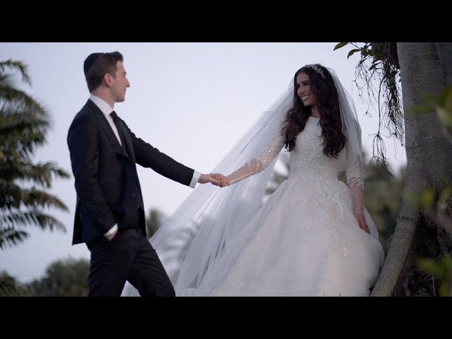 The wedding of Vincentsius garry & Skolastica Marini Photo by  @elmorephotograph Video by @ygpfilms Makeup by @byvinnyolivia Hairdo by…