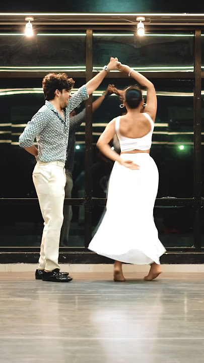 Jugraafiya | couple dance |  choreo  sanket sakore | anushka dey akshay kundu #hrithikroshan #dance