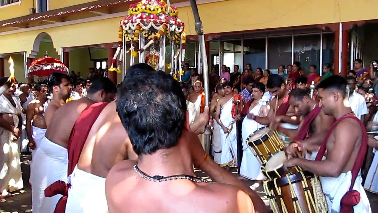 Panambur Nandaneshwara Temple Kerala Chende Suttu