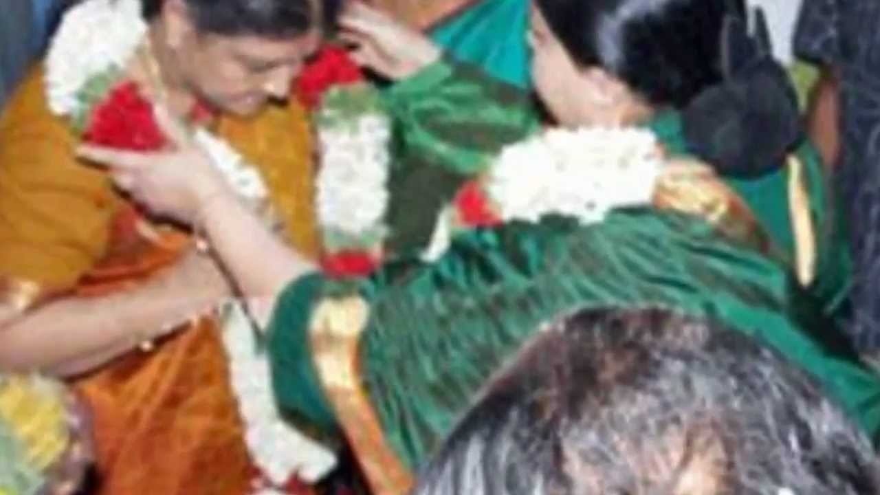 Image result for lesbian touches with J.Jayalalitha and sasikala\