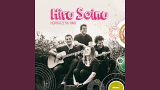 Video thumbnail of "Hiru Soinu - Txikia"