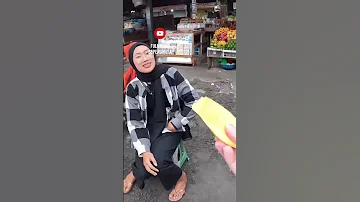 Bule Foreigner Flirting With Indonesian Girl 