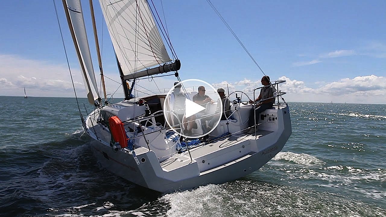 RM 1260: Flinker Knickspanter im YACHT-Test 2012