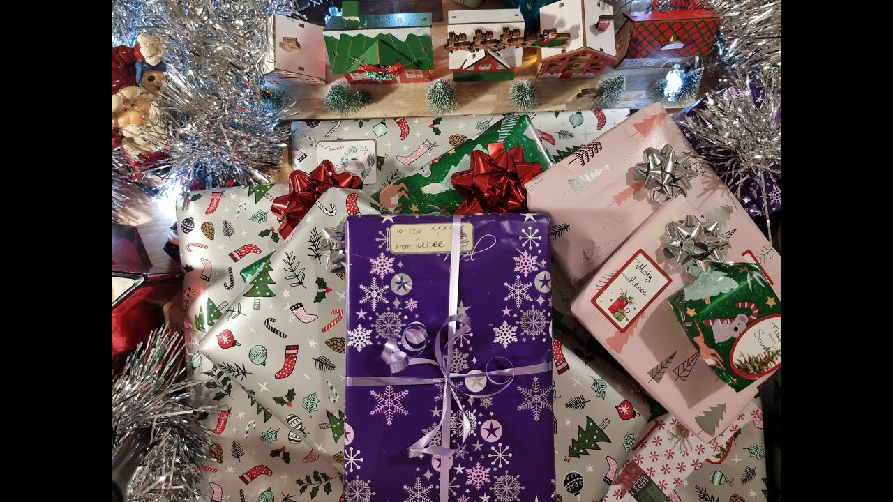 Christmas Gift Wrapping ASMR Video 20/12/22(Soft Wispering). YouTube