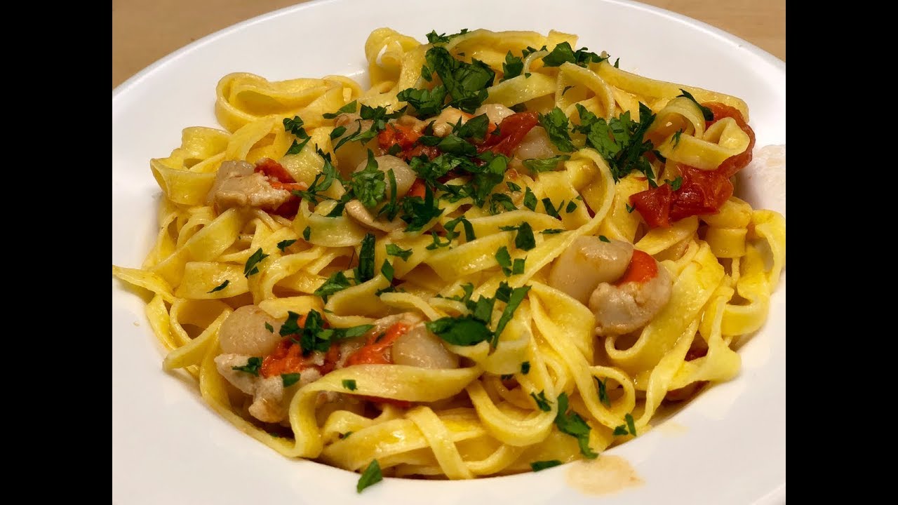 Tagliatelle alle Capesante Primo Piatto Gustoso - Pasta with Scallops Tasty First Course