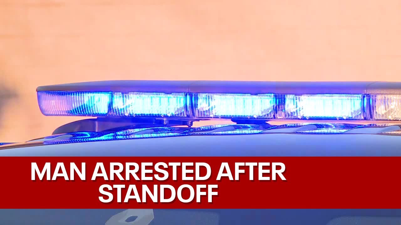 Man in custody after standoff | FOX6 News Milwaukee - YouTube