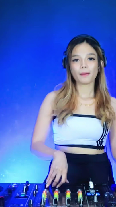 Dj viral di tiktok breakbet berbeda kasta